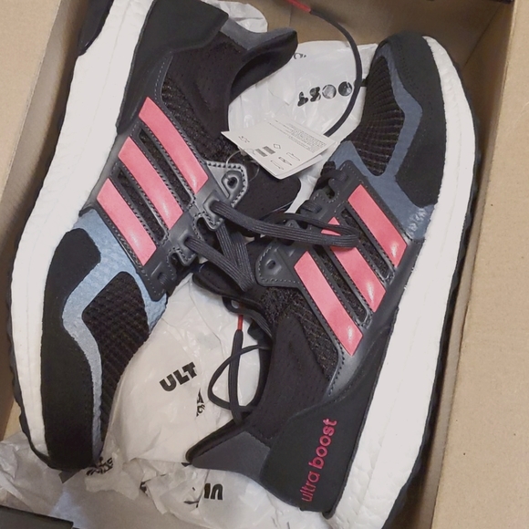 adidas Shoes - Adidas Ultra Boost